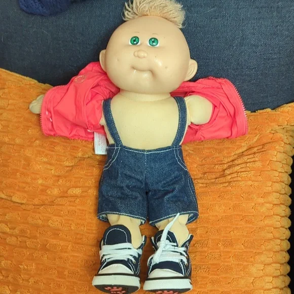 Cabbage Patch Kids Baby Boy in Windbreaker Jacket /Denim Shorts & Black Hightops - Picture 6 of 10